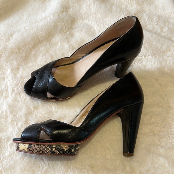 Farylrobin Heels - Picture 2 of 4